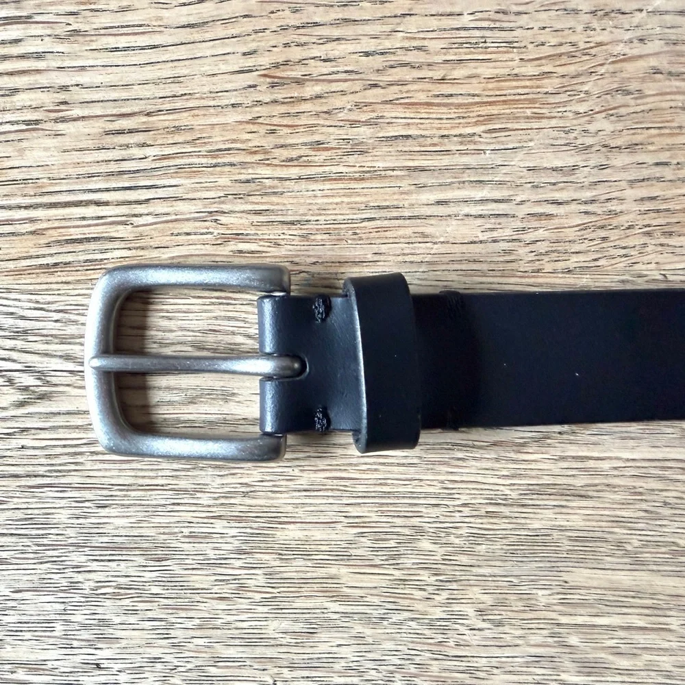 GAP Boys Black Leather Belt w/ Silver Buckle- L - Picture 4 of 8